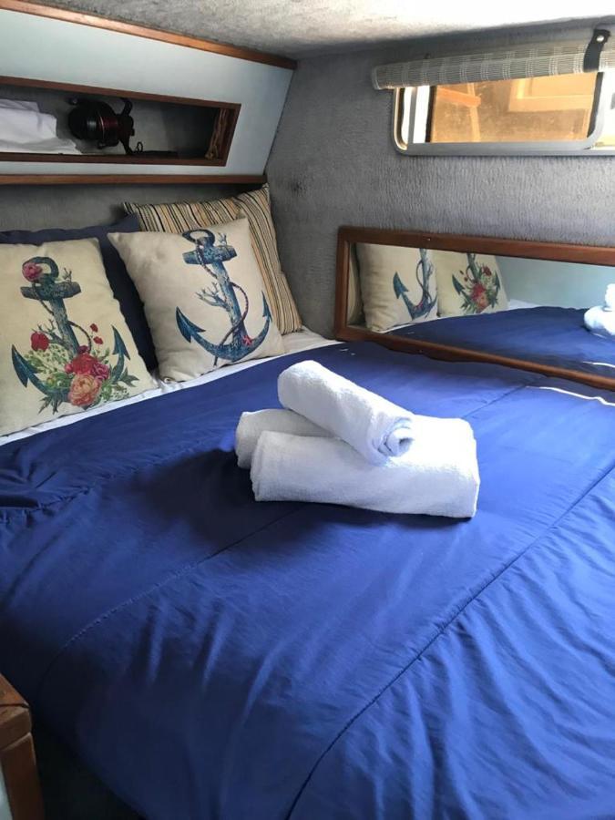 Boat To Sleep In Barcelona Hotell Sant Adrià de Besòs Exteriör bild